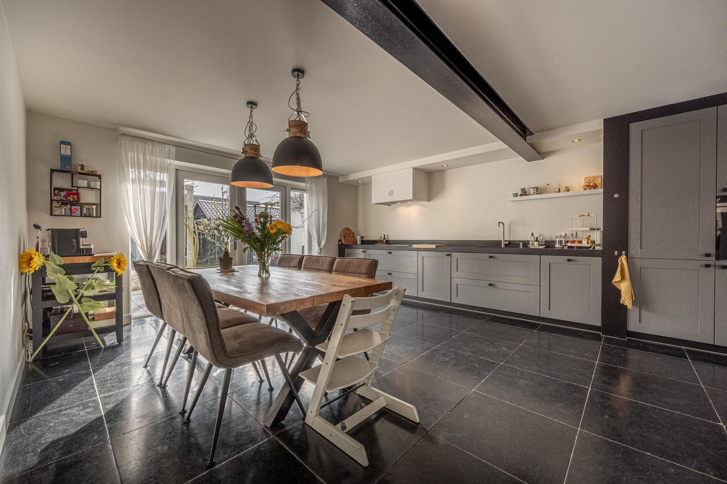 Photo 14 of Koninginneweg 63