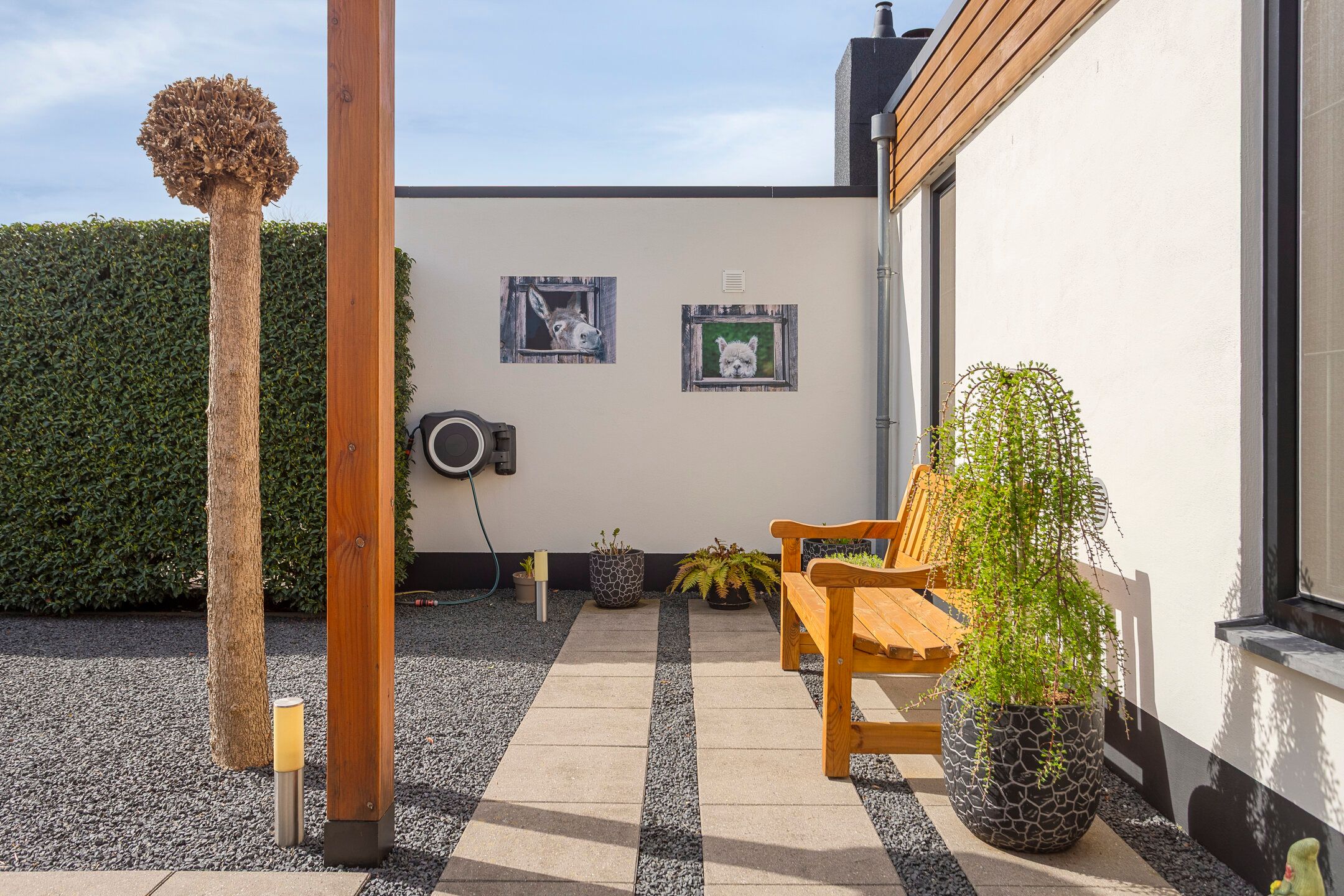 Spacious Patio Bungalow with Converted Garage Space in Poortugaal — 12