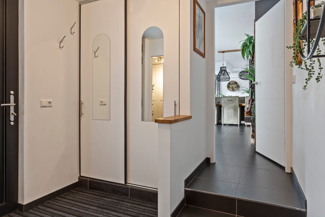Spacious Patio Bungalow with Converted Garage Space in Poortugaal — 17