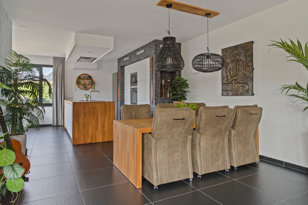 Spacious Patio Bungalow with Converted Garage Space in Poortugaal — 23