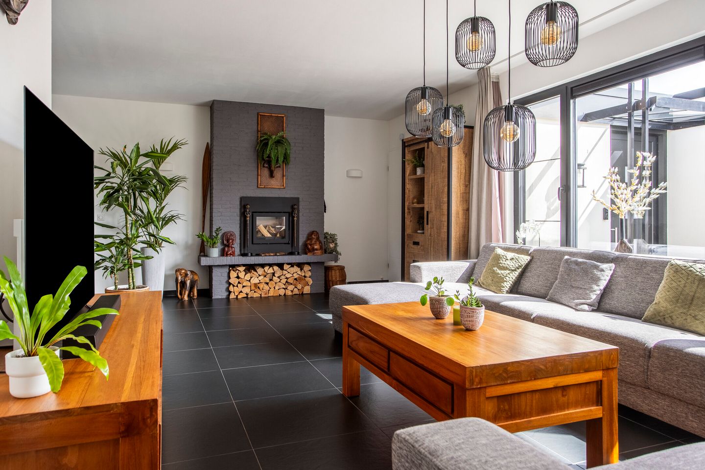 Spacious Patio Bungalow with Converted Garage Space in Poortugaal — 19