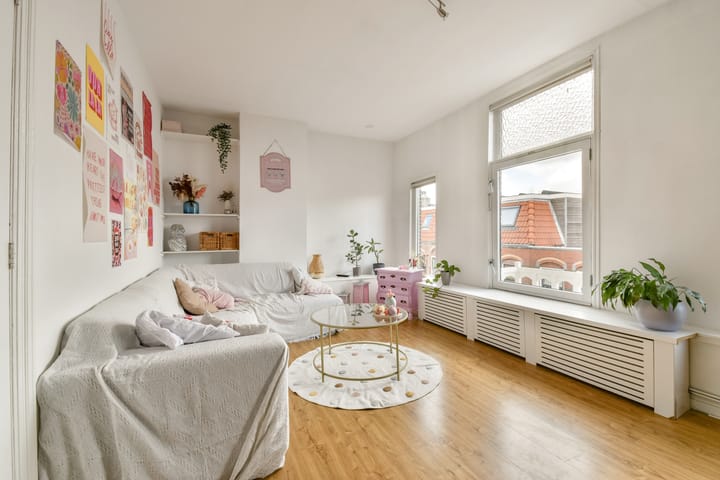 Photo 3 of Valdezstraat 4-A