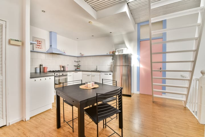 Photo 2 of Valdezstraat 4-A