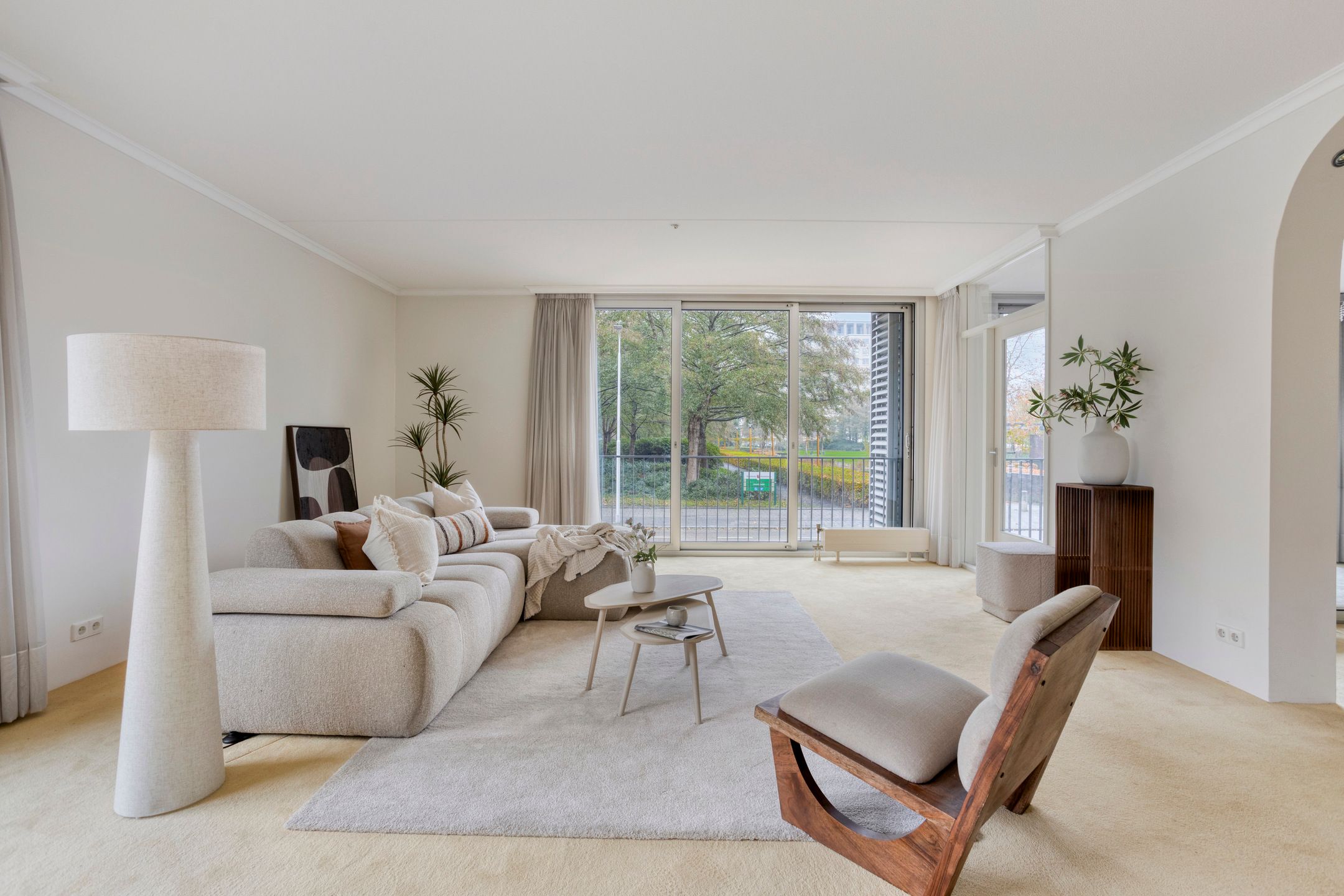 Spacious corner apartment in Amstelveen Stadshart with parking and loggia — 12