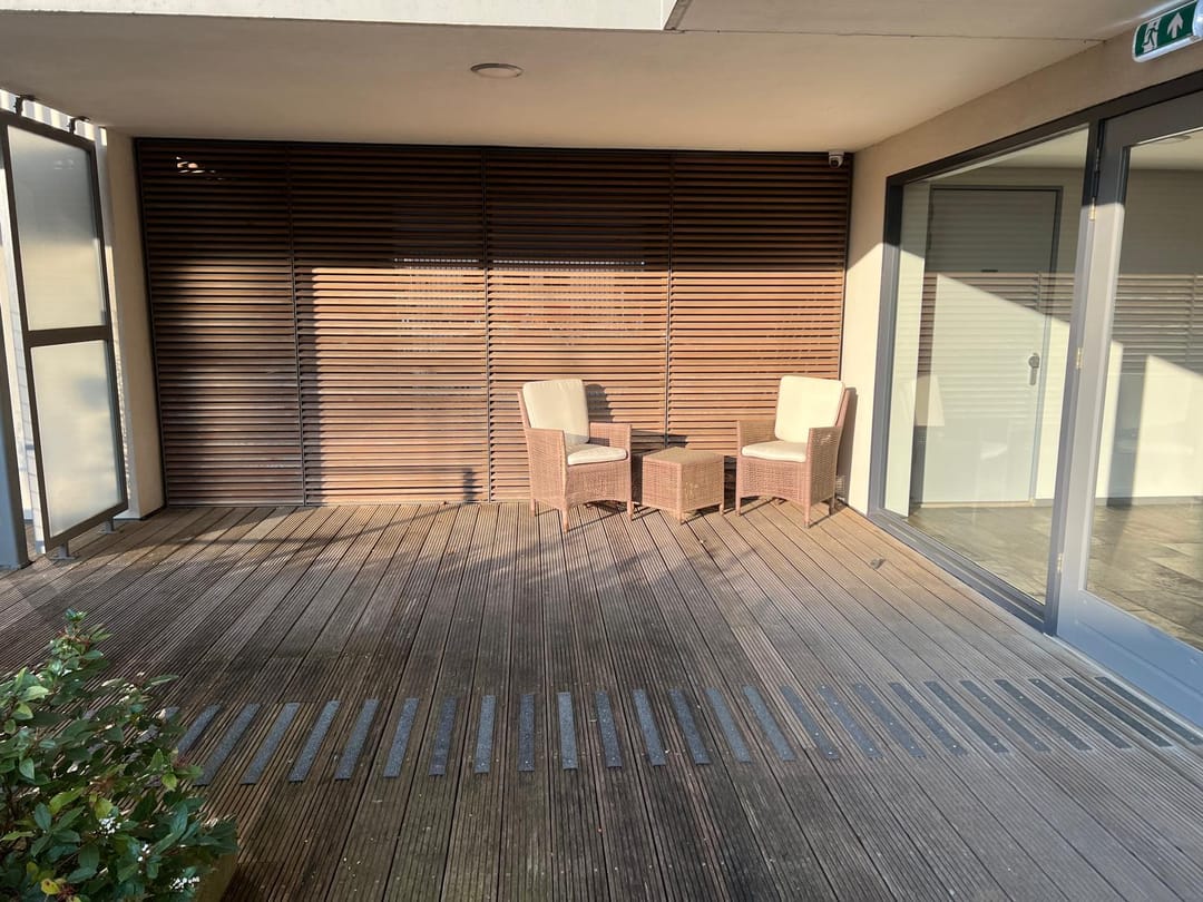 Spacious corner apartment in Amstelveen Stadshart with parking and loggia — 37