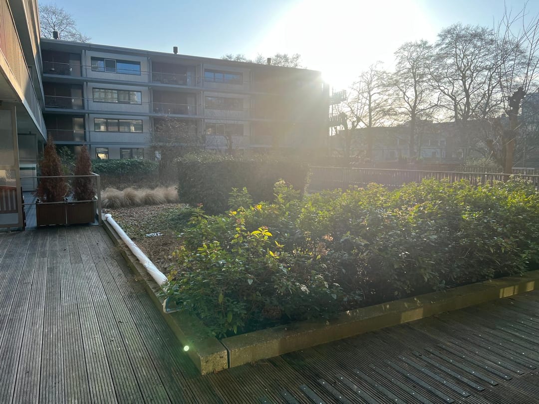 Spacious corner apartment in Amstelveen Stadshart with parking and loggia — 38