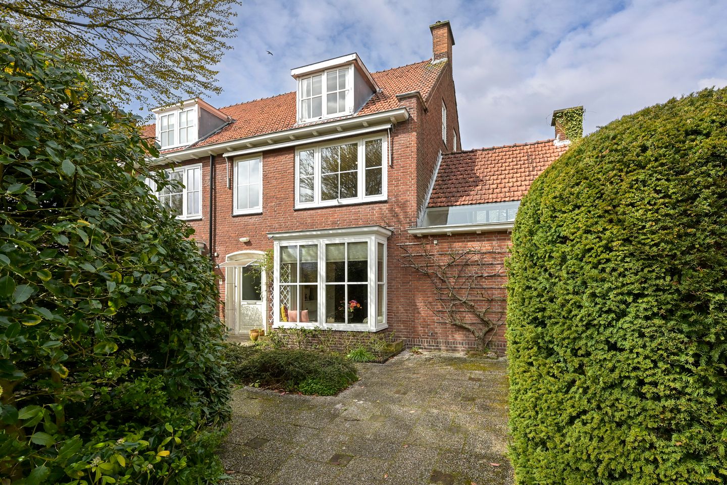 Corner house in the heart of Wassenaar with 179 m² living space — 25