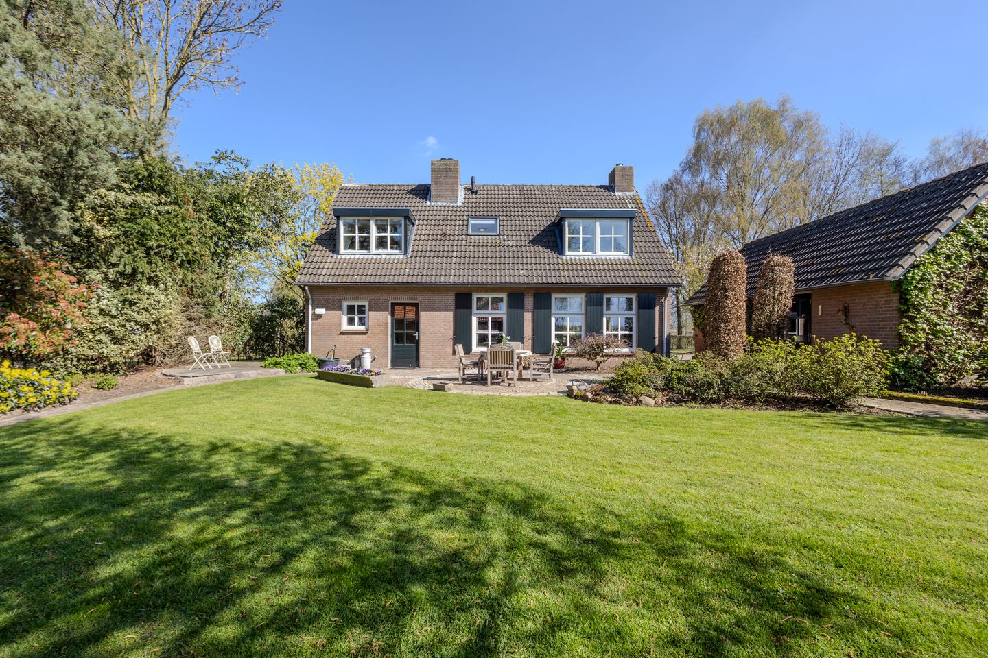 Charming Country Estate Home with Extensive Grounds in Oirschot — 20