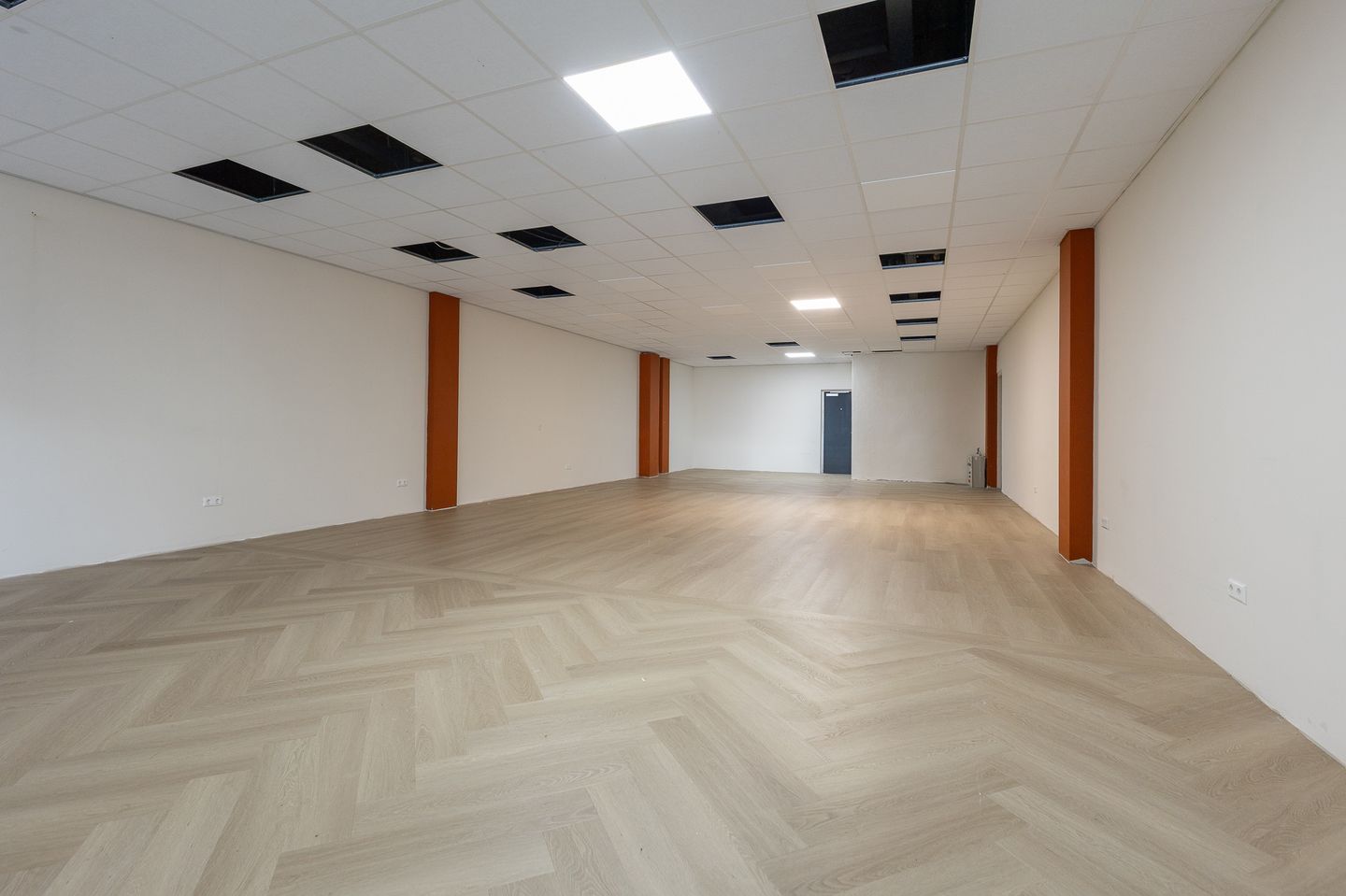 Bekijk foto 5 van Winkelcentrum Woensel 114-118