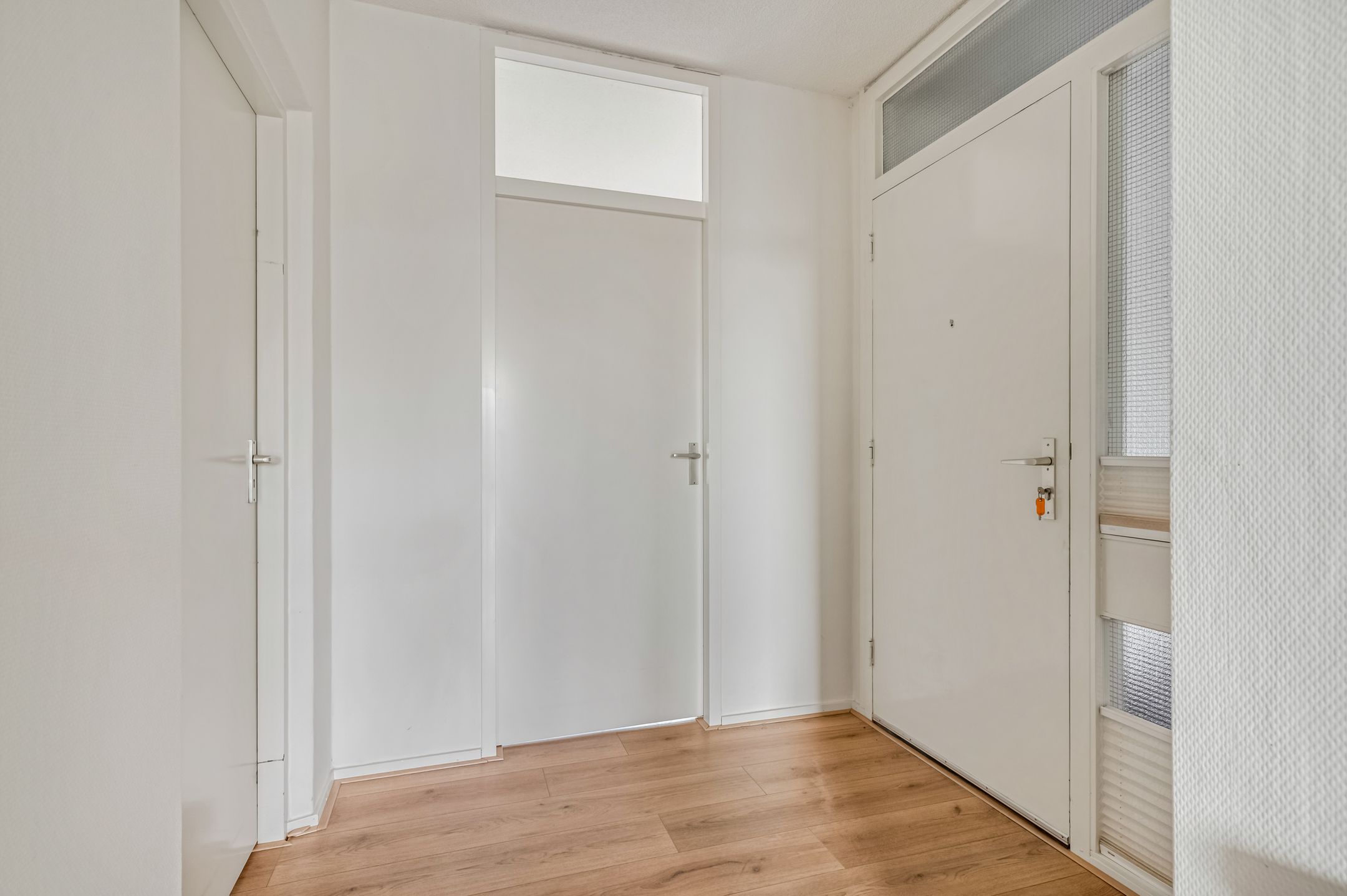 Bright corner apartment with green views in senior service flat Belvédère — 24