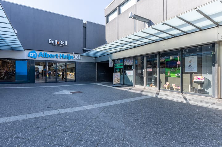 Winkelcentrum Woensel 114-118, Eindhoven