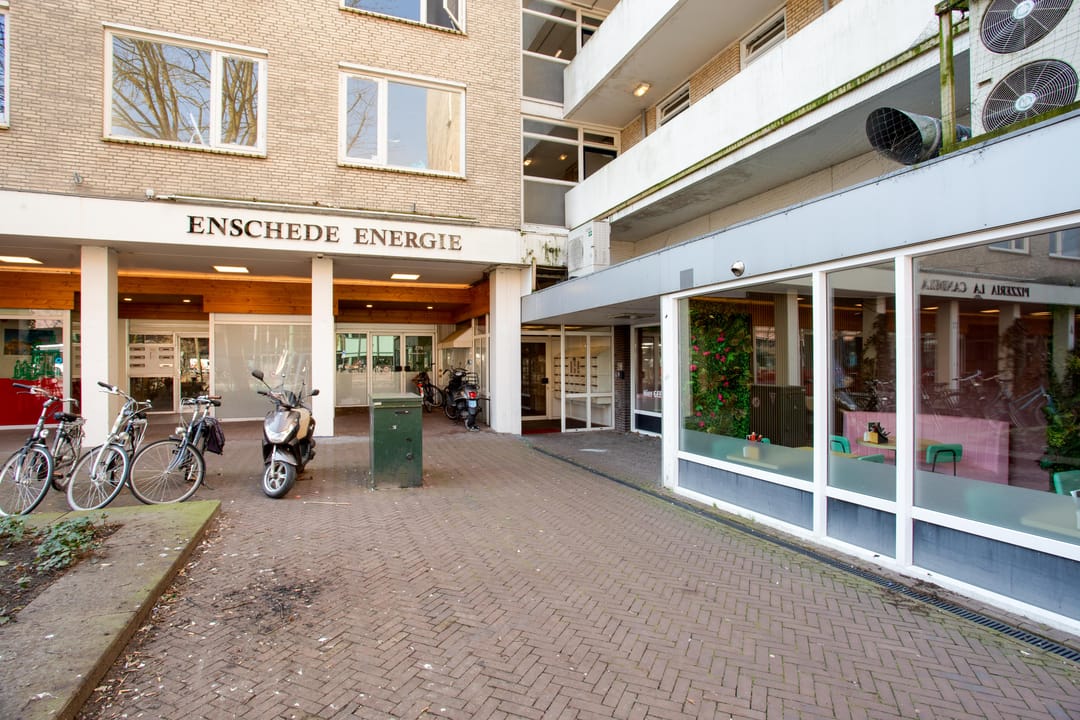Urban Studio Apartment with Balcony in Central Enschede — 7