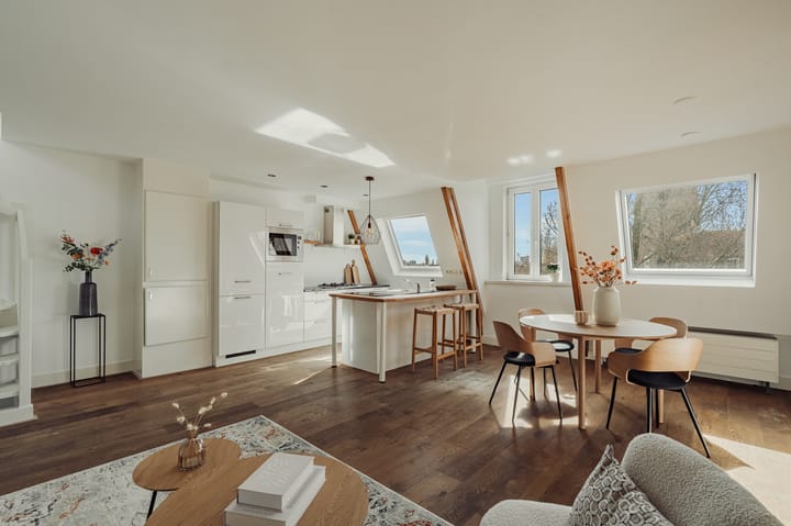 Photo 4 of Roelof Hartstraat 27-4