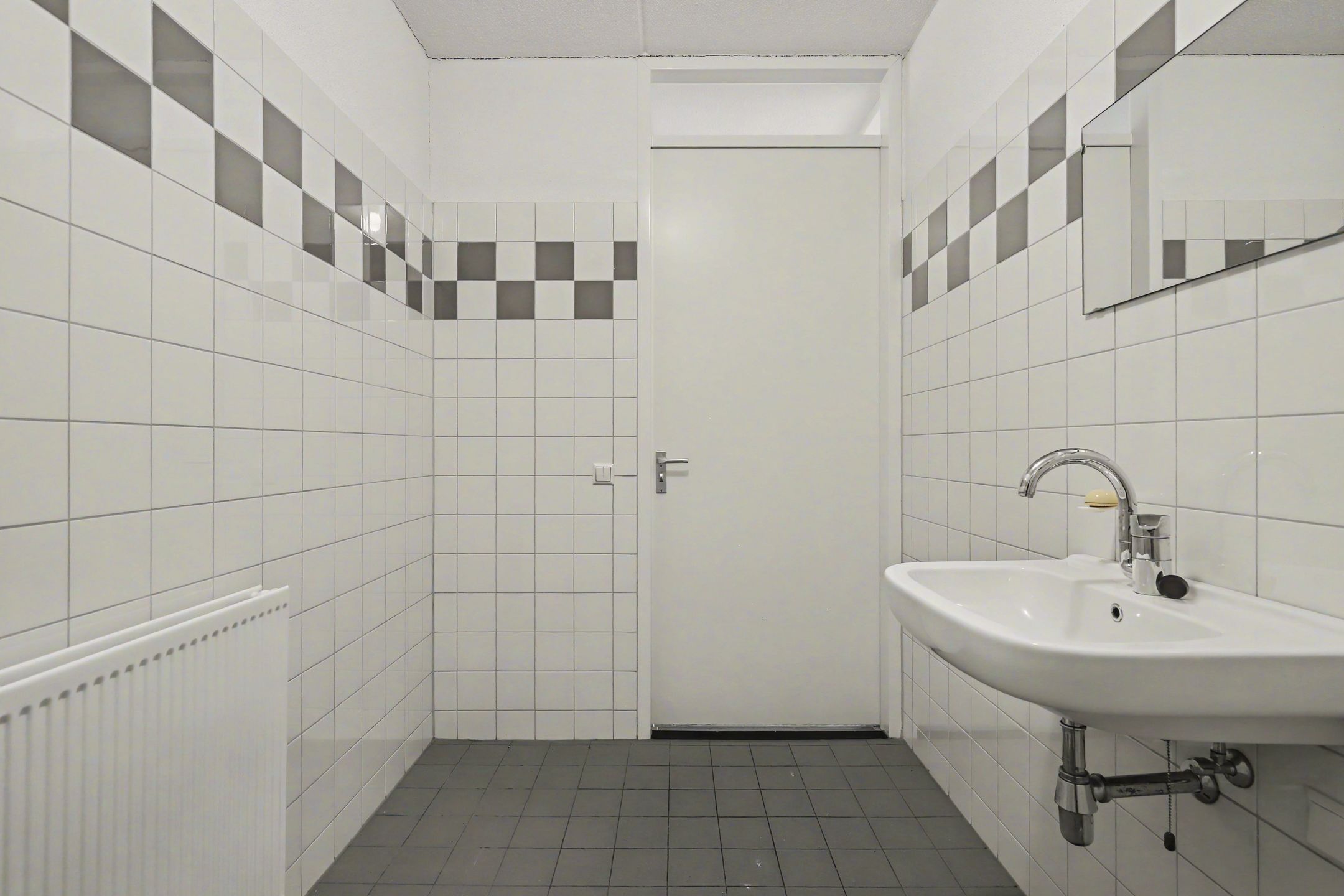 Modern apartment with balcony and private parking in central Terneuzen — 21