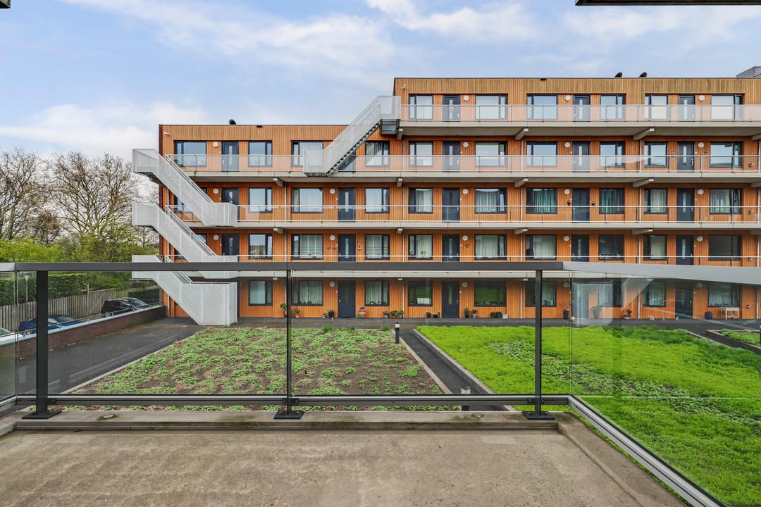 Modern apartment with balcony and private parking in central Terneuzen — 23