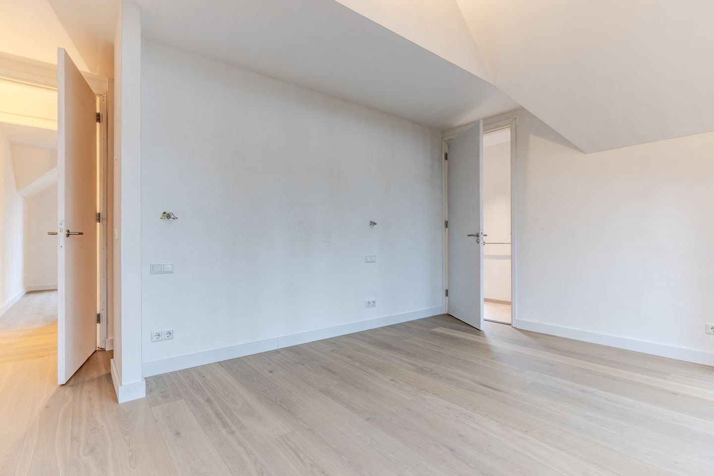 Foto 14 van Van der Doeslaan 6