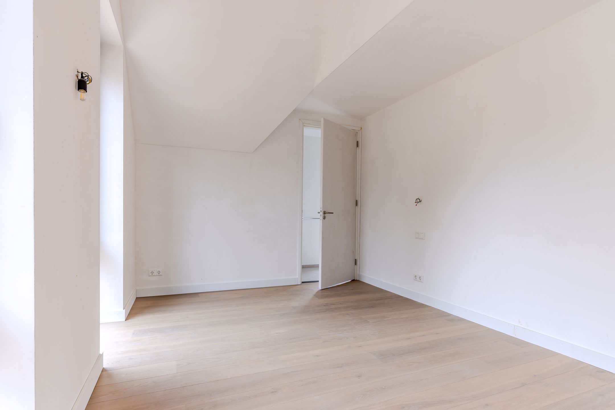 Foto 15 van Van der Doeslaan 6