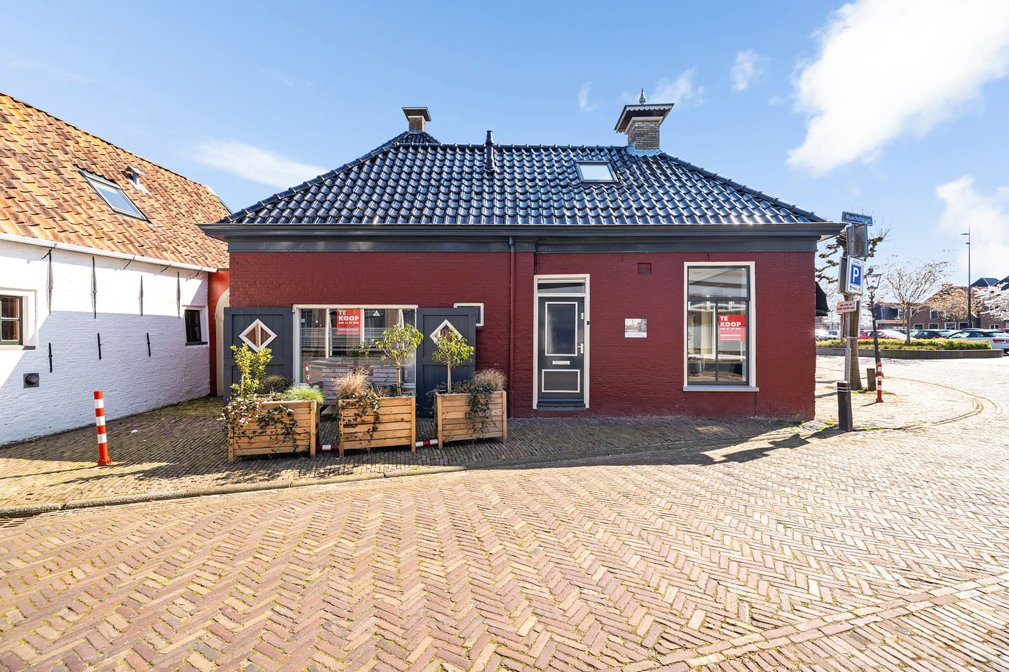 Bekijk foto 4 van Halbertsma's Plein 2