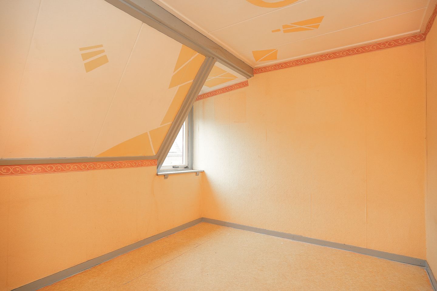 Photo 14 of Van der Zandestraat 15