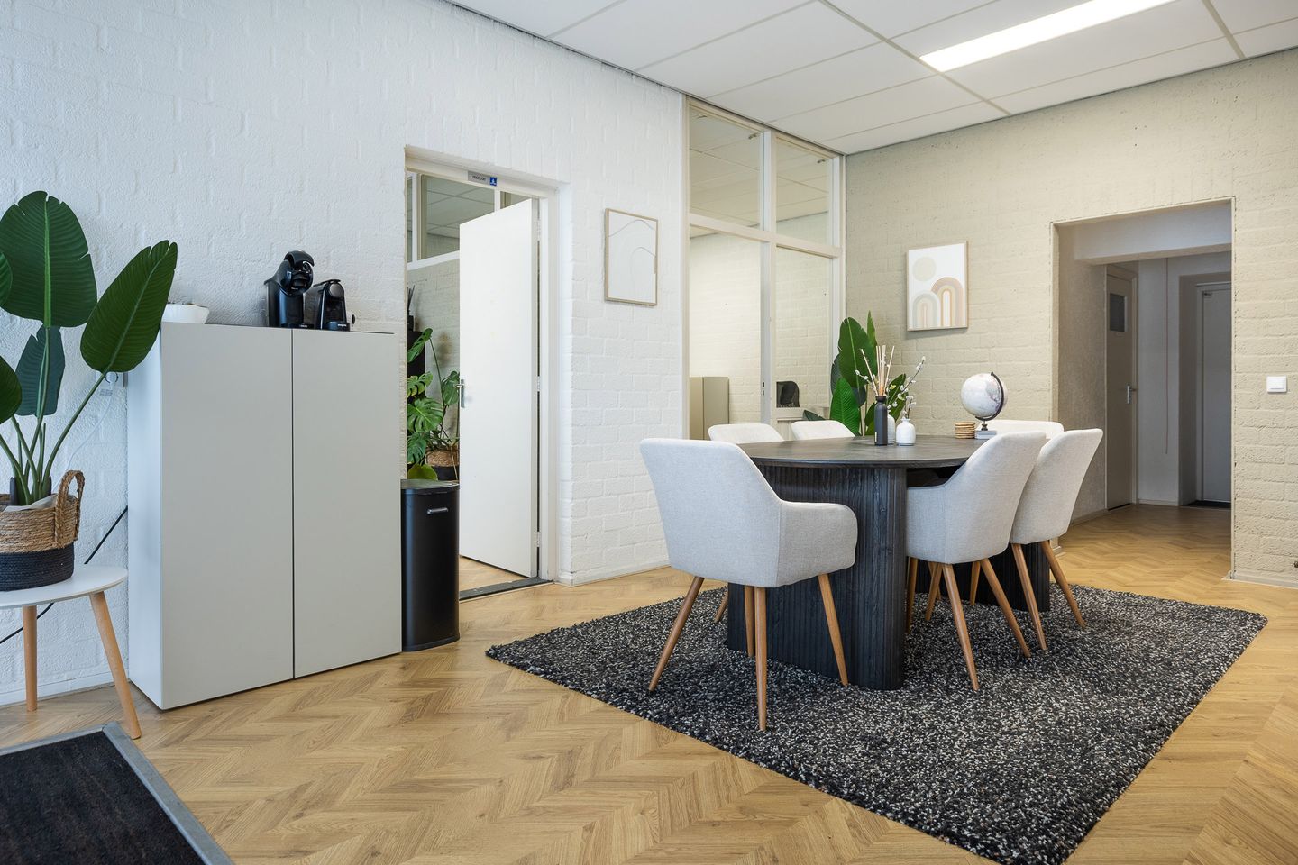 View photo 3 of Raedeckerstraat 1