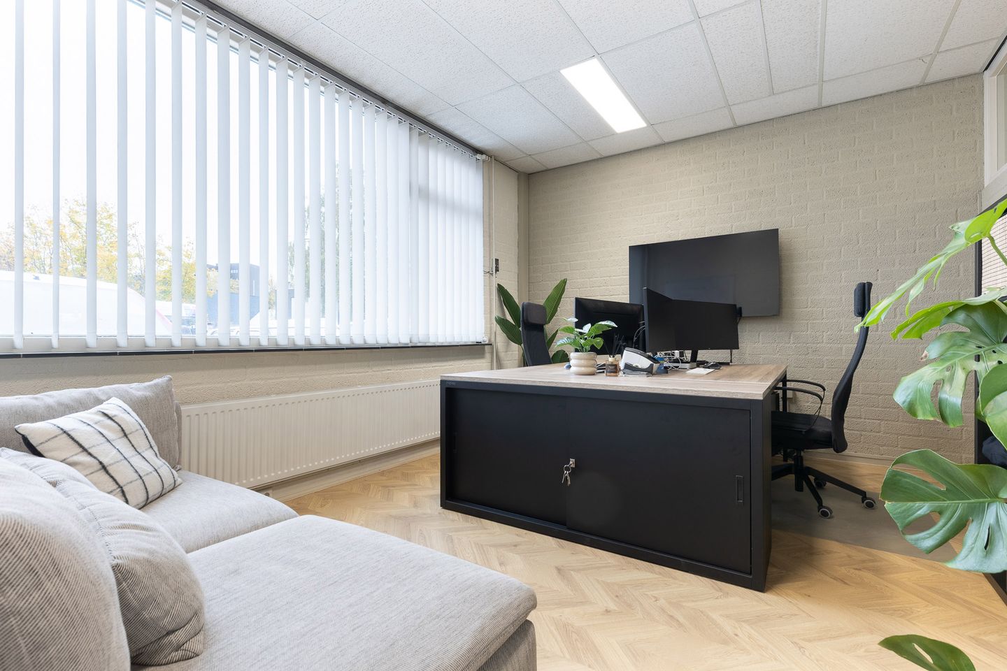 View photo 4 of Raedeckerstraat 1