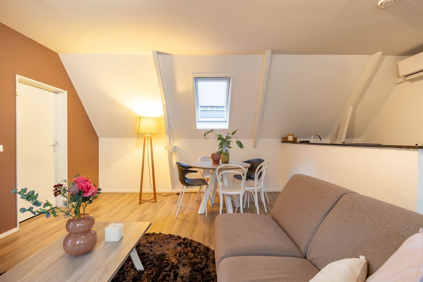 Foto 10 van Nieuwe Boteringestraat 23-F