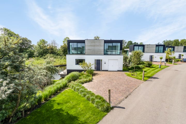 Photo 2 of Christiaanpolderweg 18