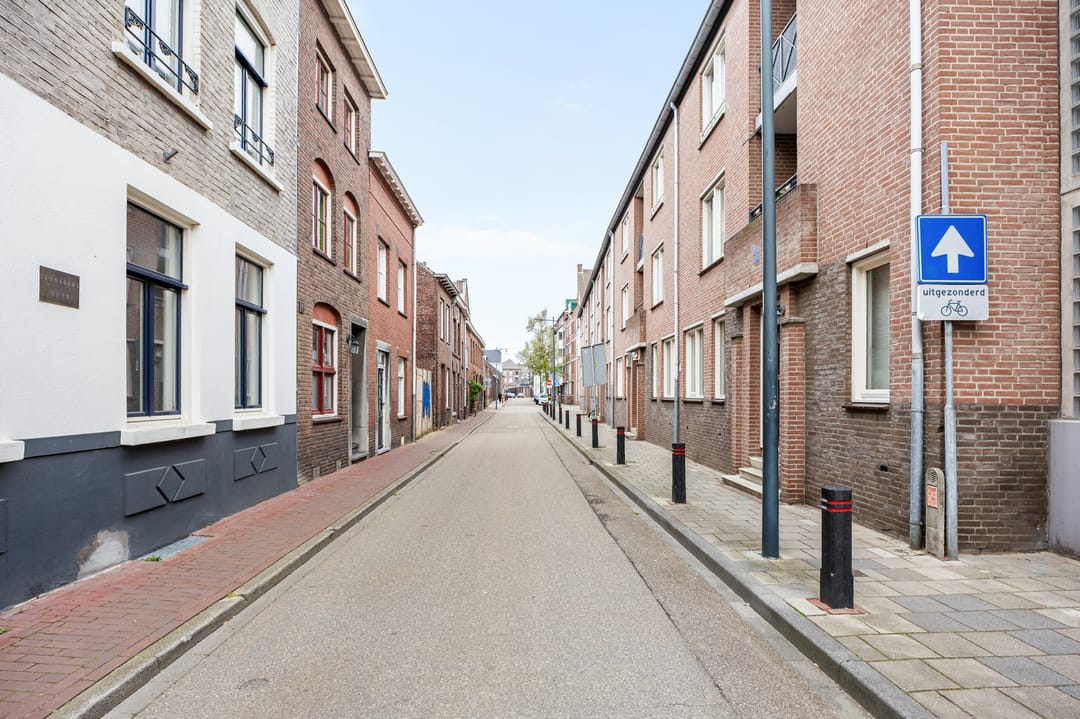 Charming city house with garden in the historic centre of Roermond — 38