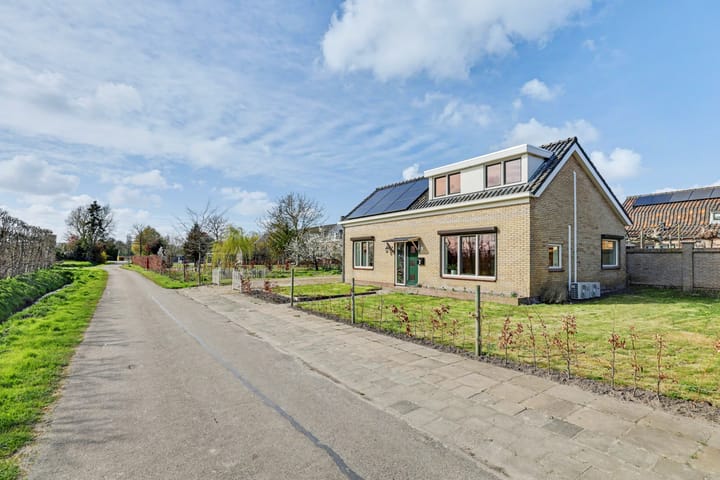 Photo 2 of Zuiddeeweg 2