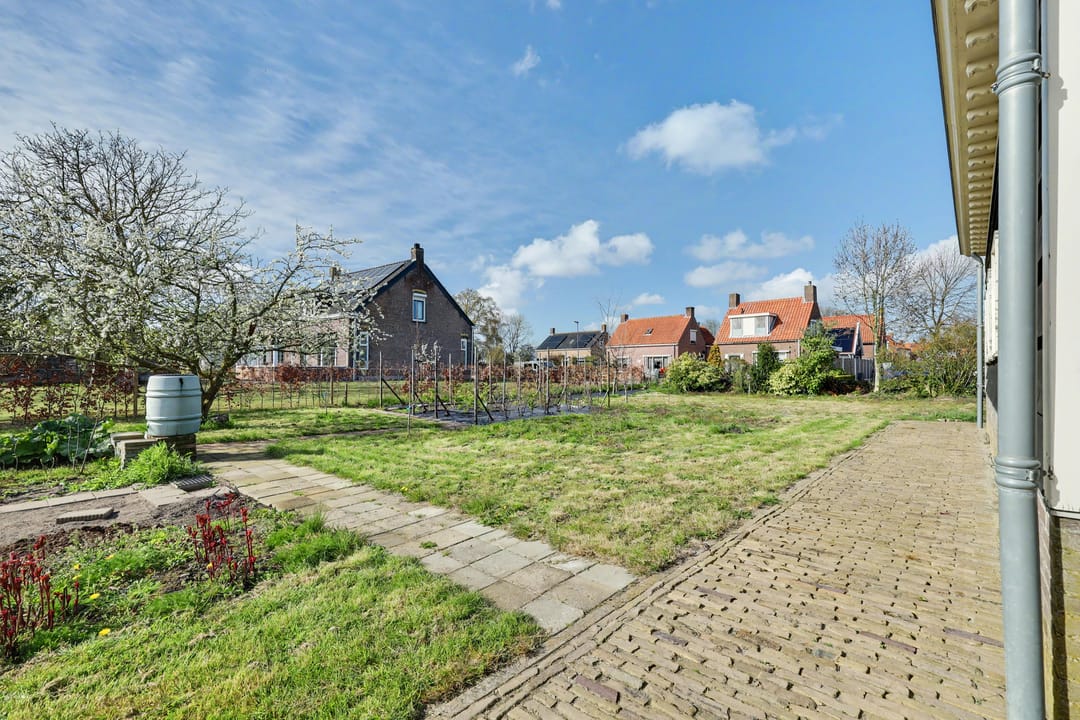 Photo 38 of Zuiddeeweg 2