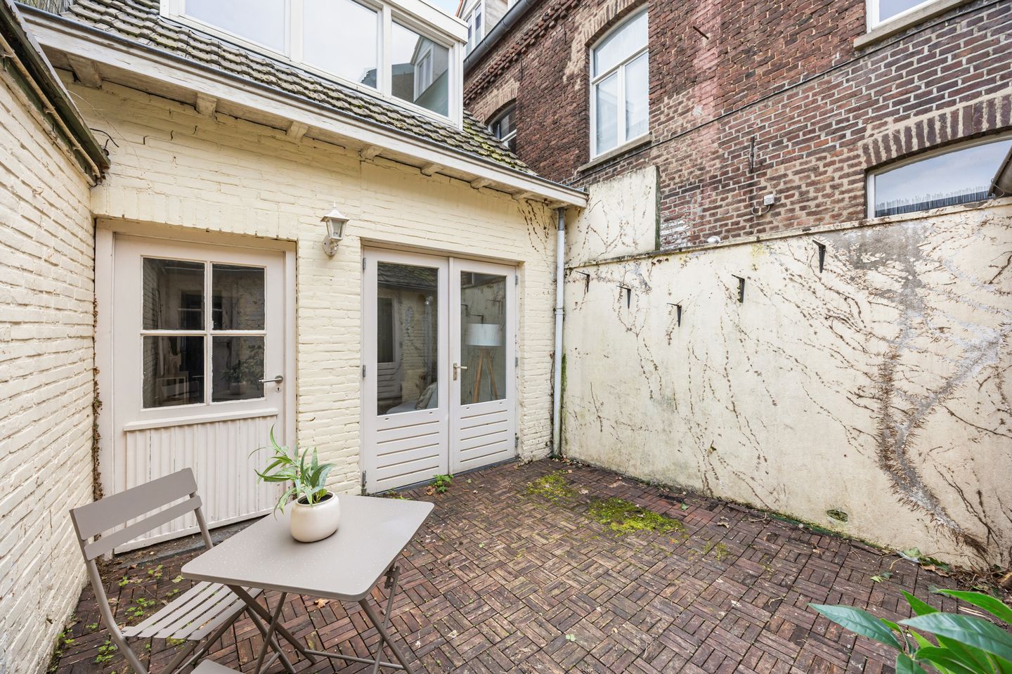 Charming city house with garden in the historic centre of Roermond — 34