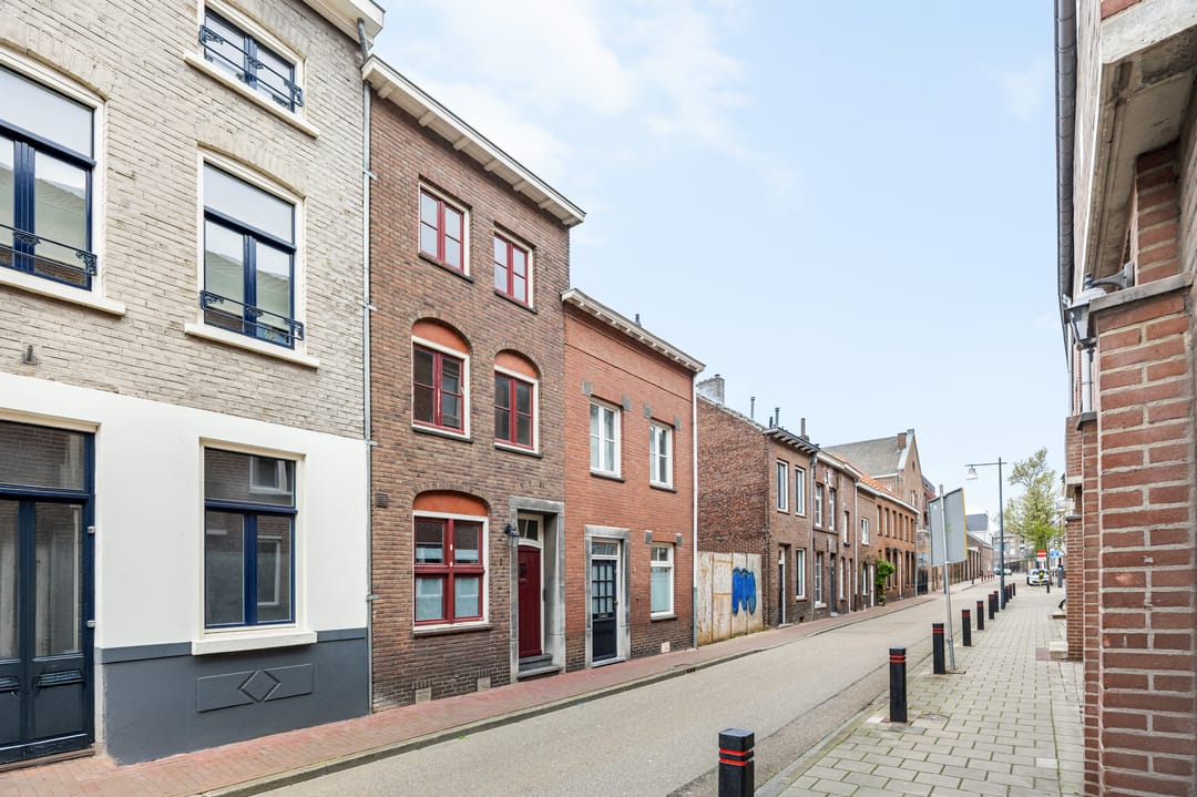 Charming city house with garden in the historic centre of Roermond — 37
