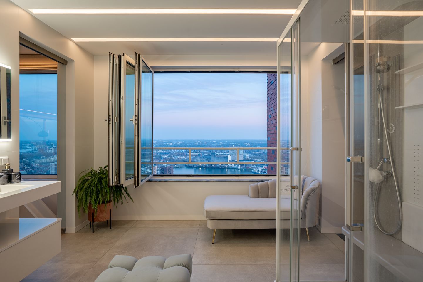 Foto 19 van Landverhuizersplein 135