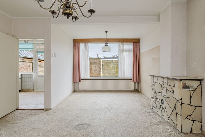 Photo 2 of Vincent van Goghstraat 2