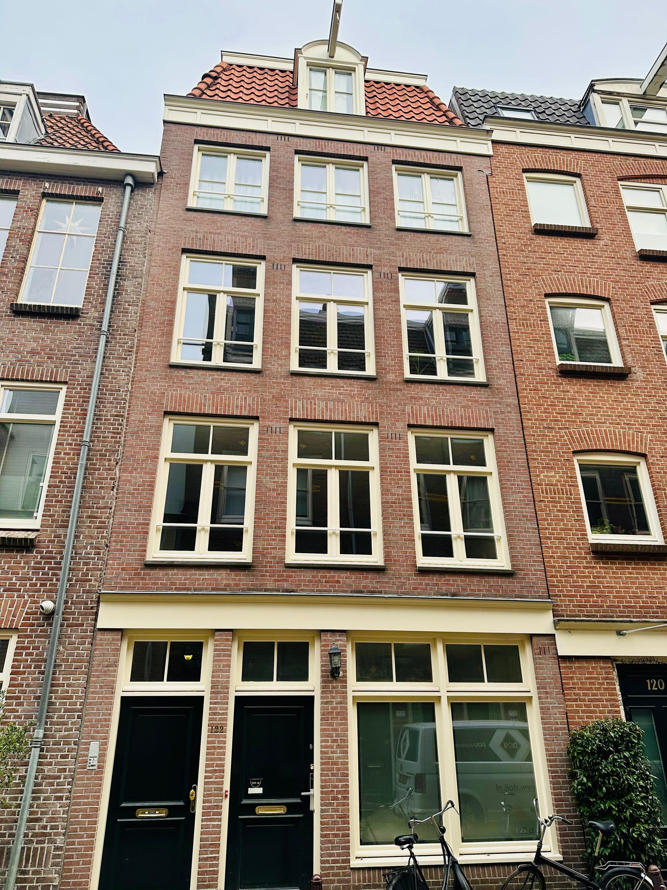 Stylish Renovated Apartment in Heart of Jordaan — 18