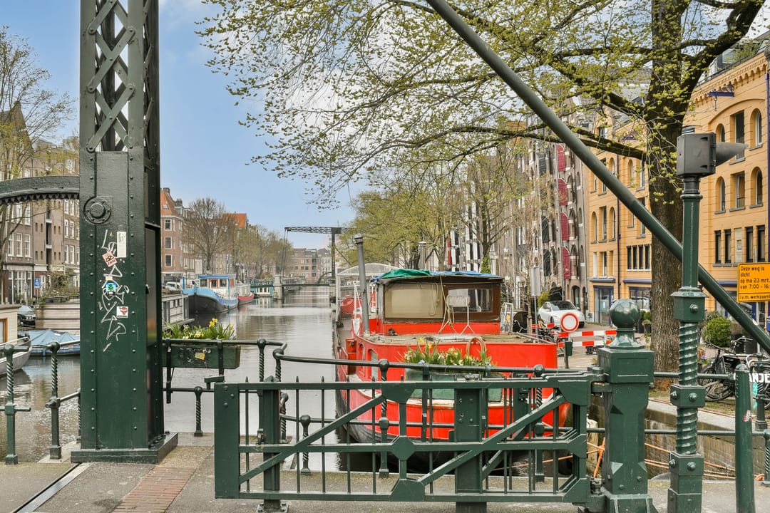 Stylish Renovated Apartment in Heart of Jordaan — 16