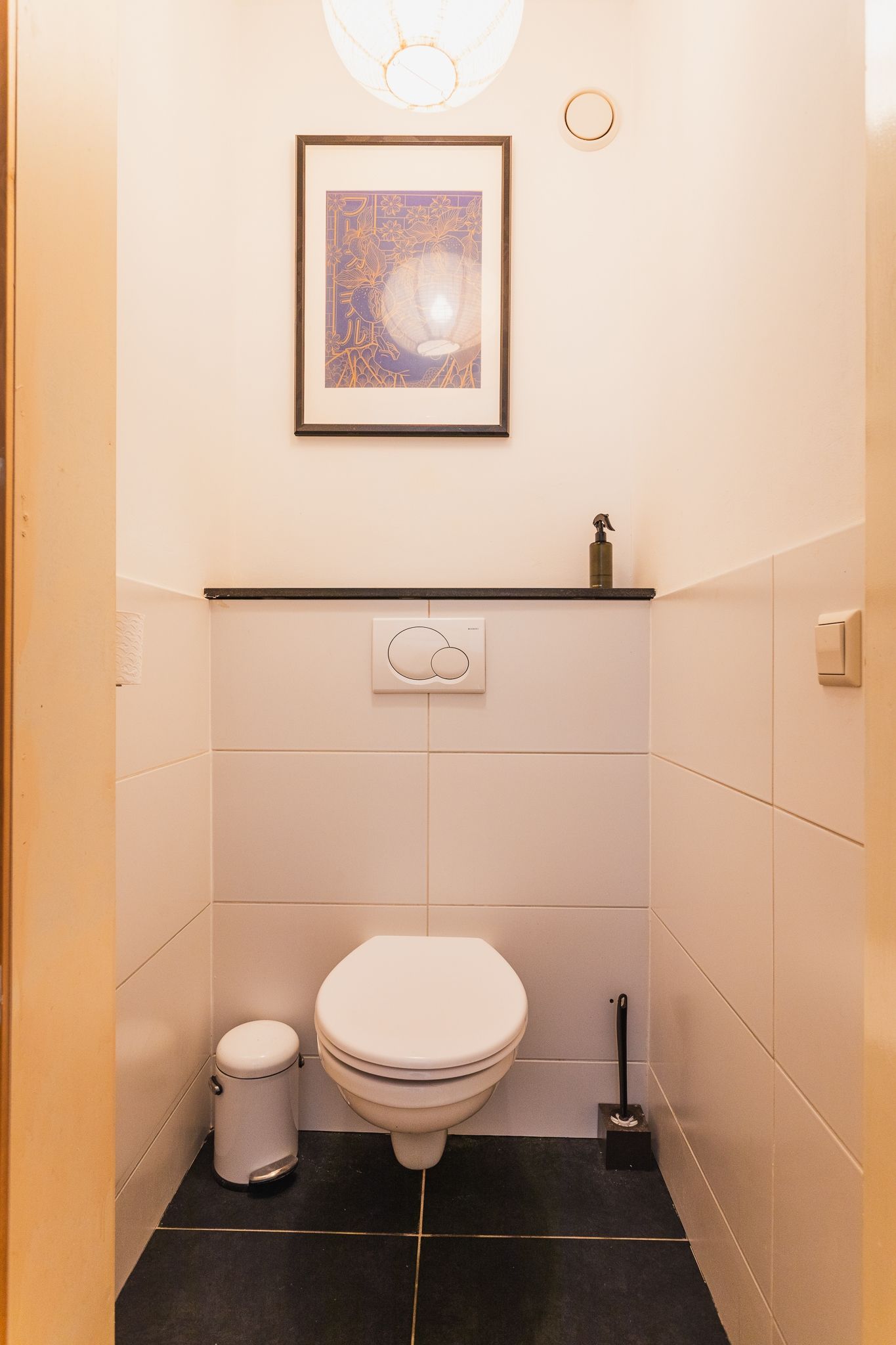 Stylish City Apartment with En-Suite Living Room in The Hague Center — 24