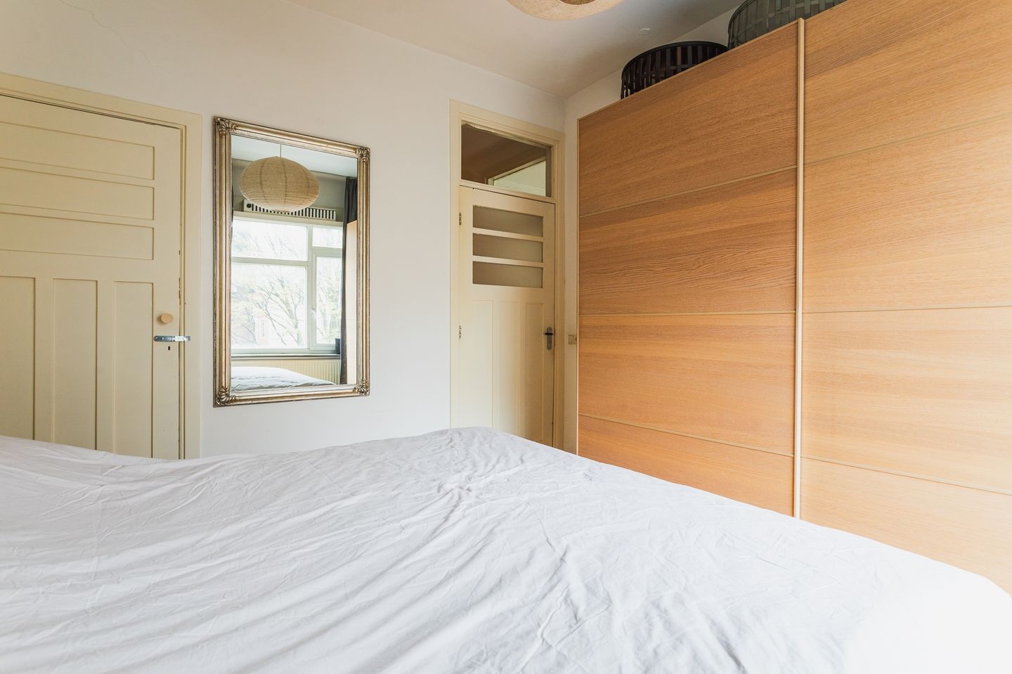 Stylish City Apartment with En-Suite Living Room in The Hague Center — 20