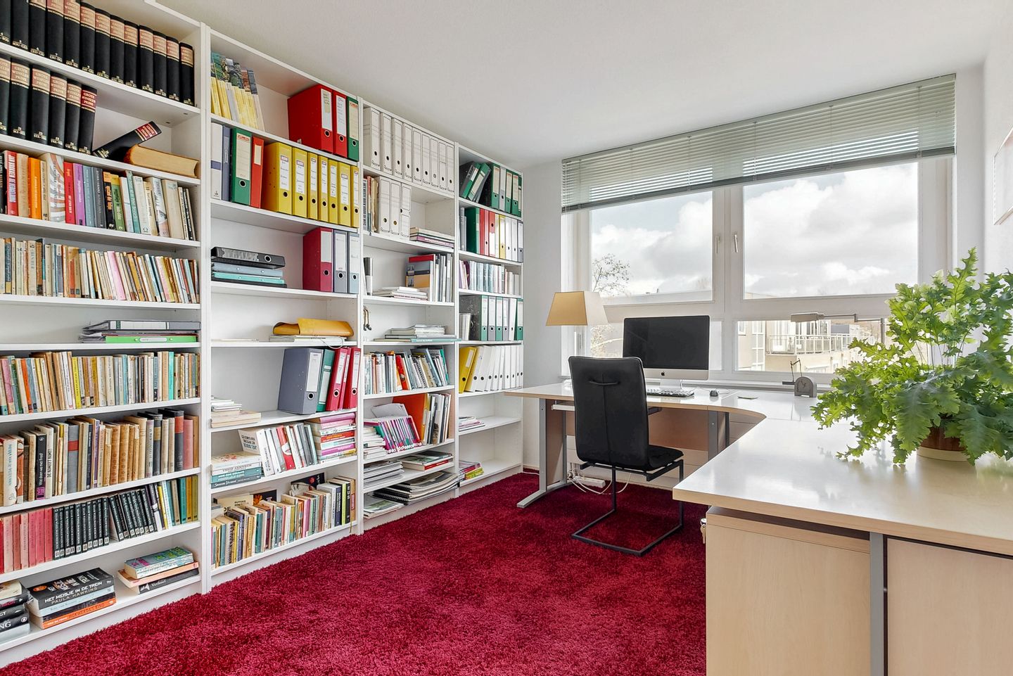 Spacious corner apartment with unobstructed water and green views in Leiden — 20