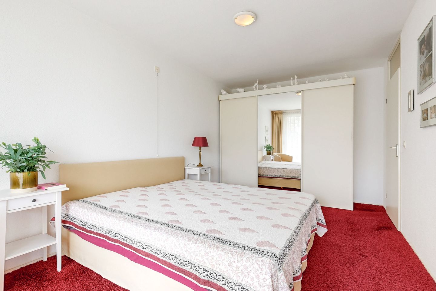 Spacious corner apartment with unobstructed water and green views in Leiden — 19