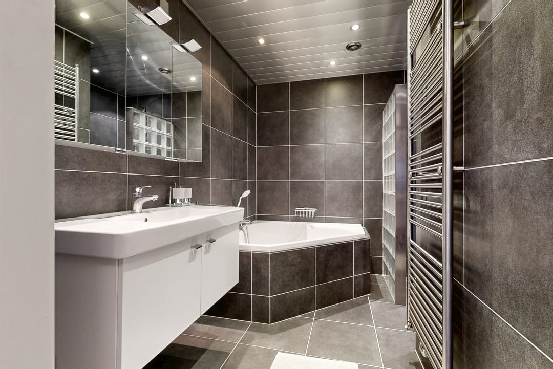 Spacious corner apartment with unobstructed water and green views in Leiden — 22