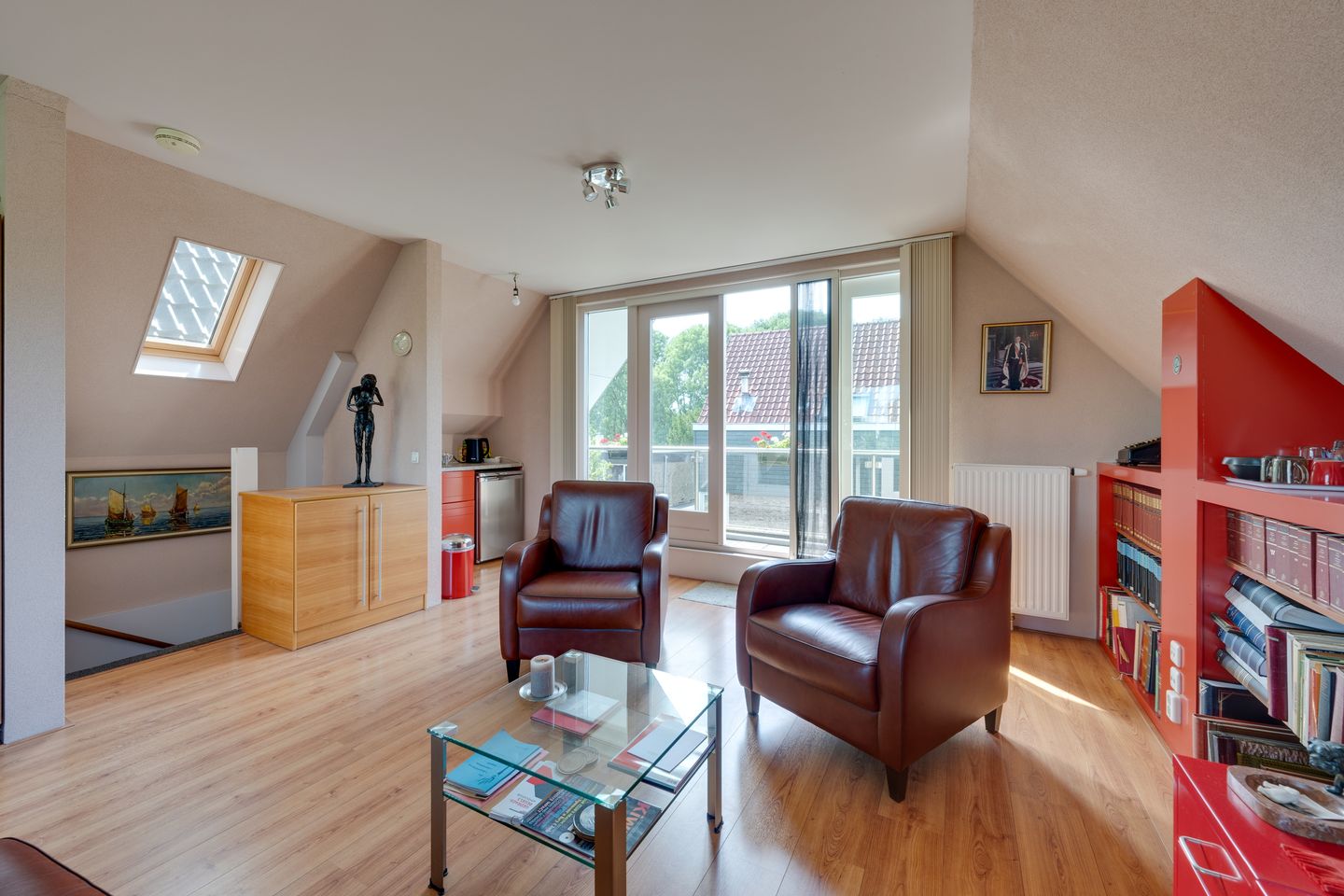 Spacious Corner Family Home in Green Zaandam Neighborhood — 54