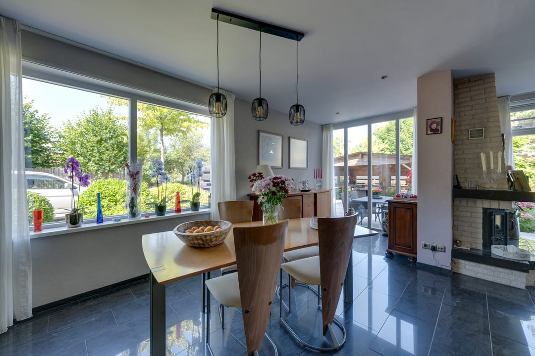 Spacious Corner Family Home in Green Zaandam Neighborhood — 12