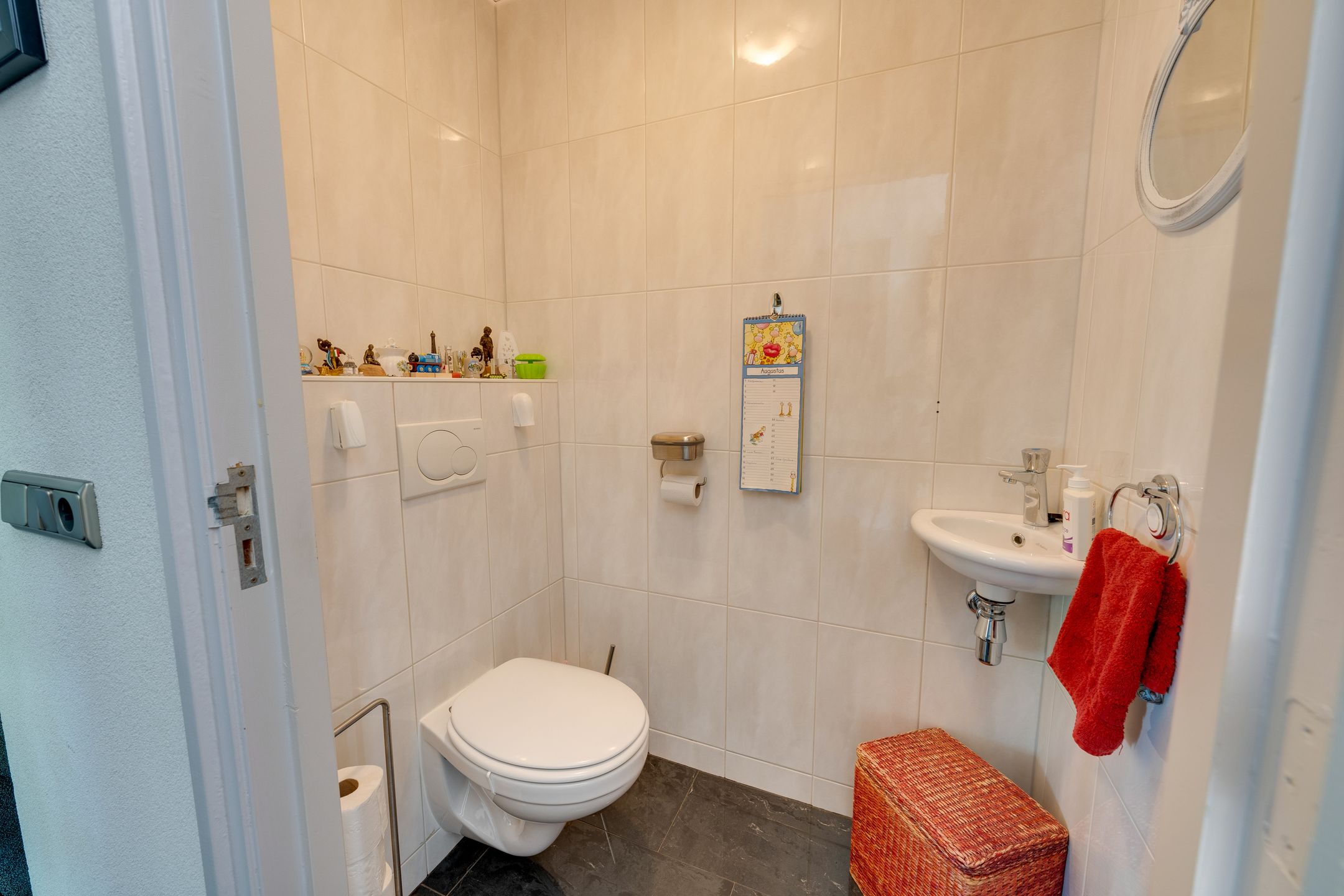 Spacious Corner Family Home in Green Zaandam Neighborhood — 35
