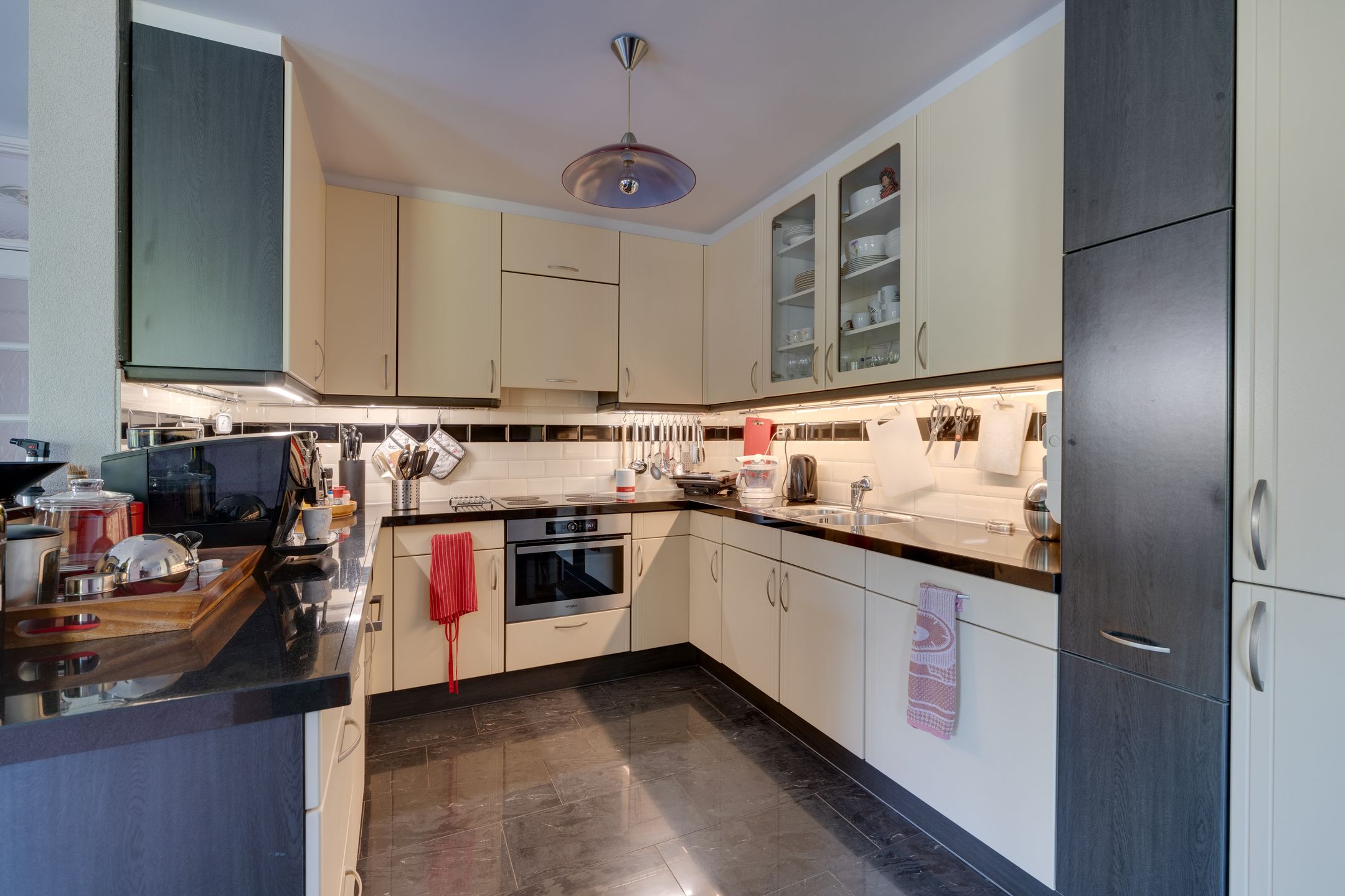 Spacious Corner Family Home in Green Zaandam Neighborhood — 26