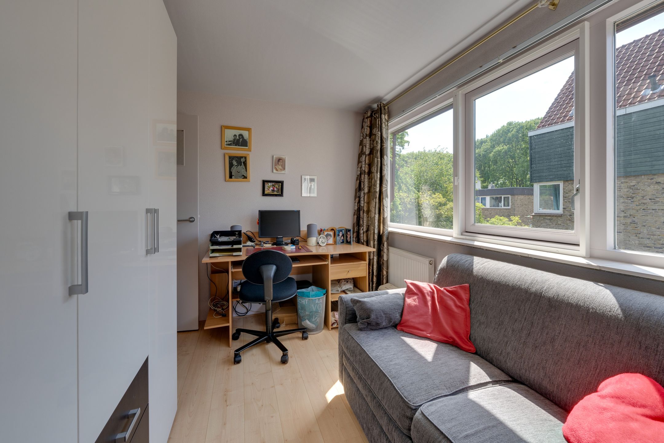 Spacious Corner Family Home in Green Zaandam Neighborhood — 44