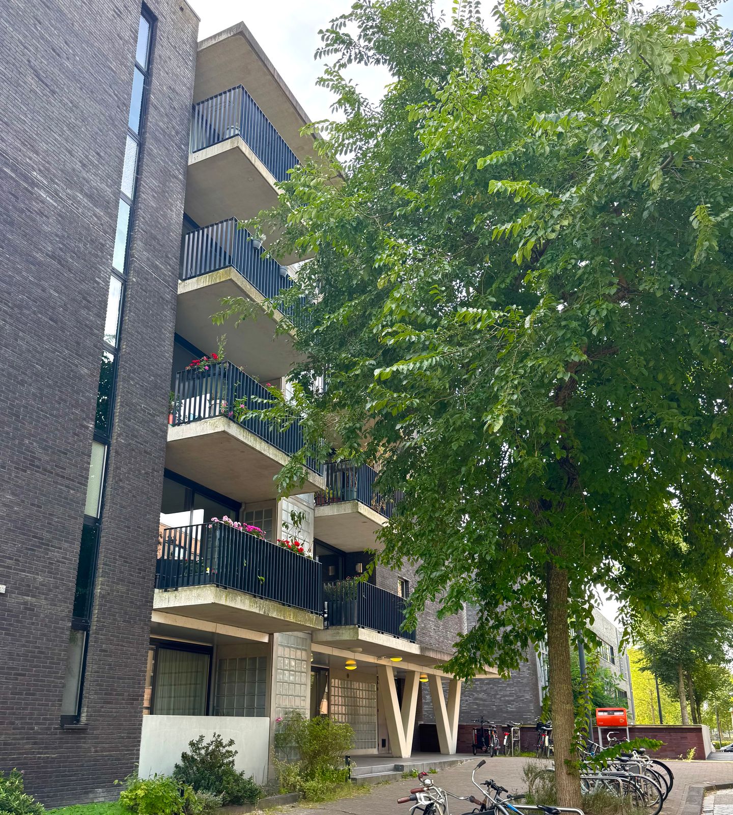 Foto 35 van Johan Huijsenstraat 40