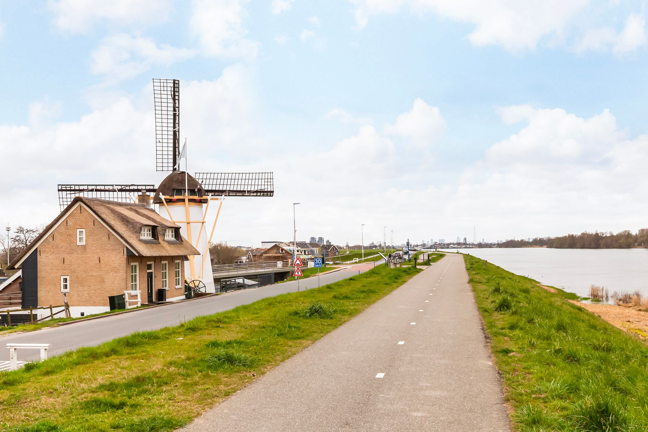 Foto 39 van Middelweg 171