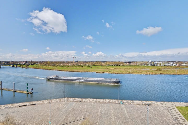 Photo 2 of Maasschriksel 193