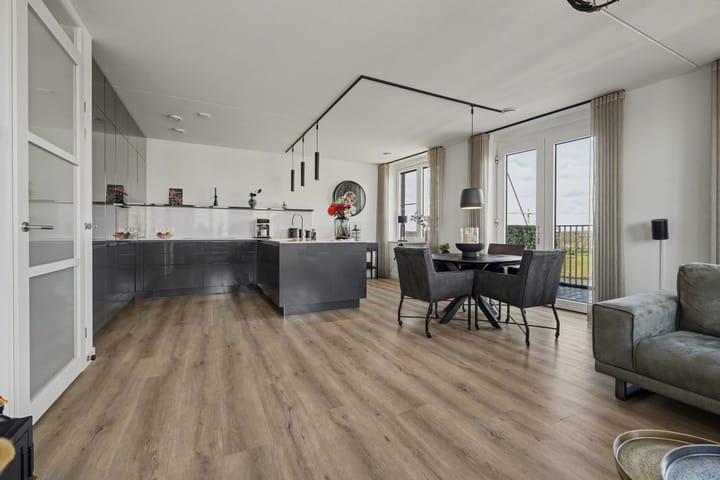 Photo 3 of Maasschriksel 193